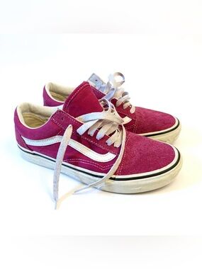 Vans Old Skool 
Men’s 4.5 Women 6